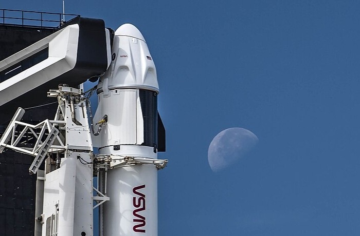 Egy elszabadult SpaceX rakéta csapódik a Holdba
