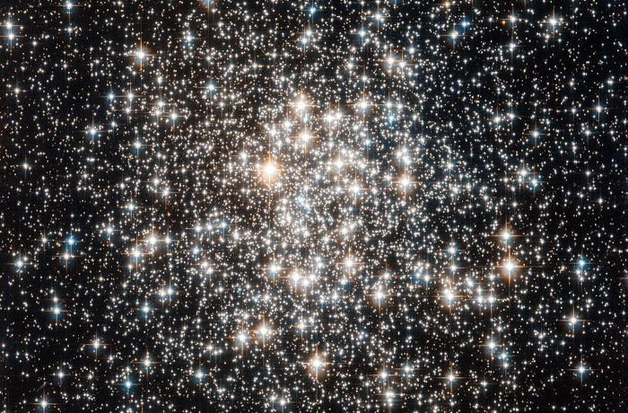 Messier 107 – egy laza szerkezetű gömbhalmaz