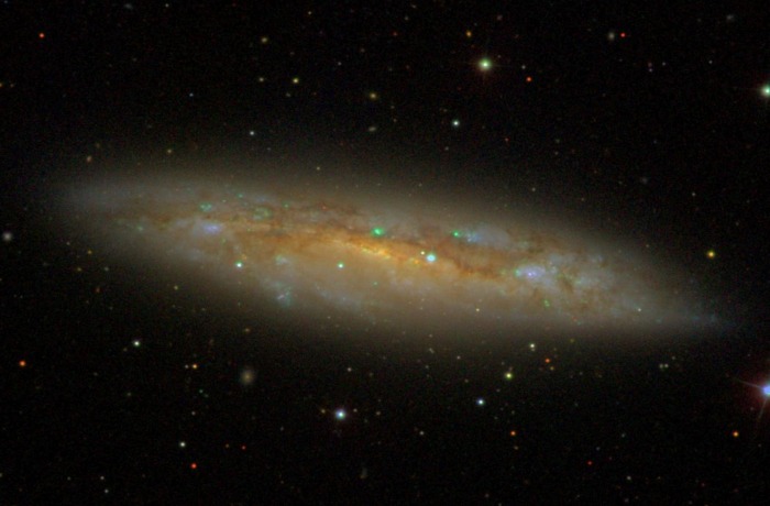 Messier 108 – egy éléről látszó spirálgalaxis