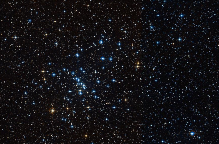 Messier 48 – nyílthalmaz az Északi Vízikígyó csillagképben