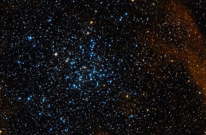 Messier 38 – nyílthalmaz a Szekeres közepén