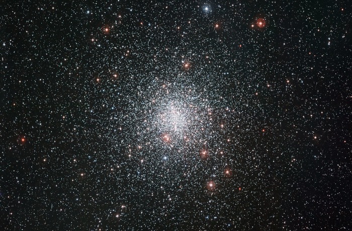 Messier 4 – a legközelebbi gömbhalmaz