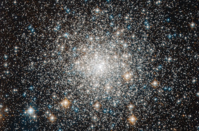 Messier 70 – Egy összeomlott magú gömbhalmaz a Nyilasban