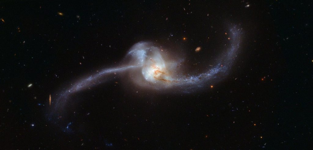 Az NGC 2623. Forrás: Nasa/HST
