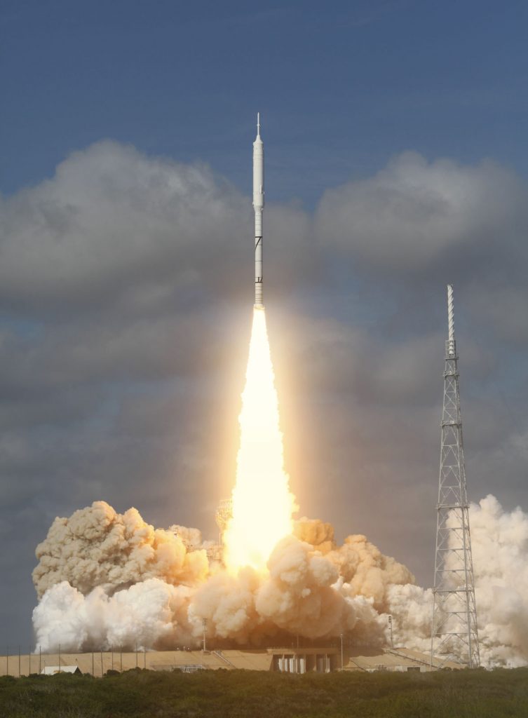 A Constellation program (Bush vízióját valósította volna meg) egyetlen startja, 2009 októberében. Ez a rakéta indította volna az emberes Orion kapszulát. A fejlesztést leállították az új irányelveknek megfelelően. Kép forrása: nasa.gov