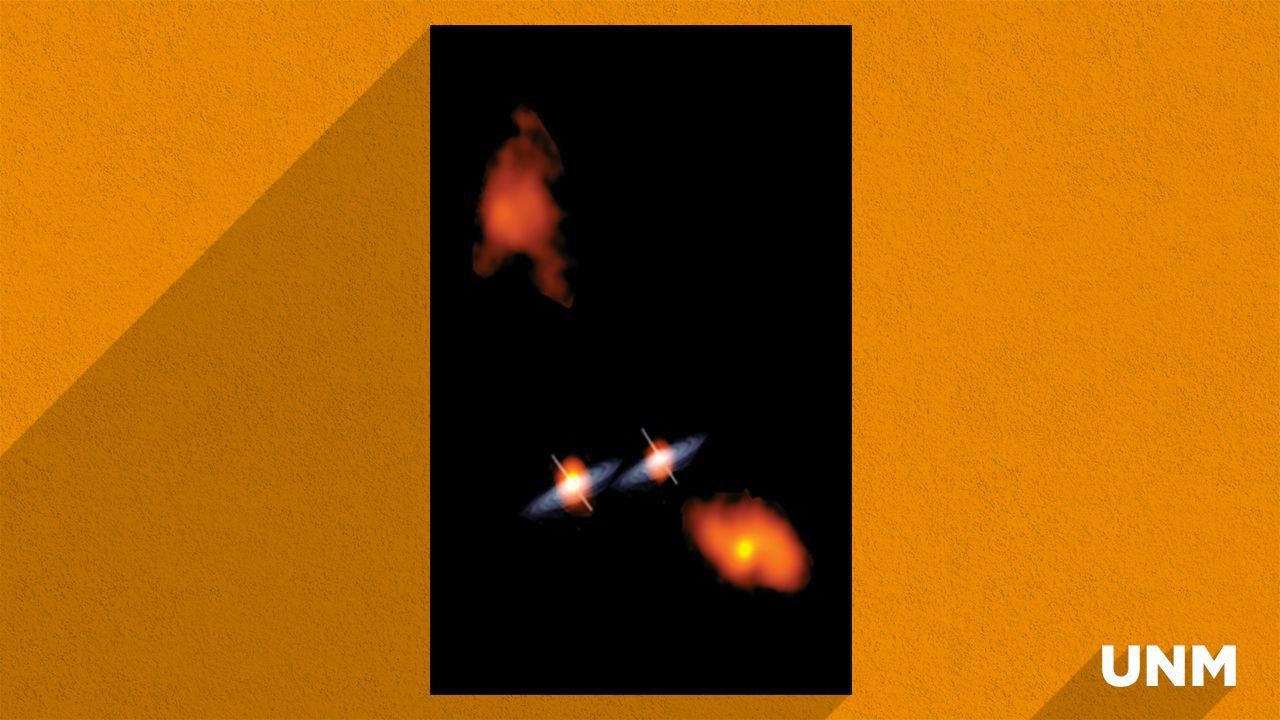 A 0402+379 jelű kettős rádiósugárzó aktív galaxismag, amelynek komponensei az égboltra vetítve csupán 24 fényévre vannak egymástól. A narancsszínű kép a legfinomabb felbontású rádióinterferométeres mérések alapján készült, erre szemléltetésül a két fekete lyuk körüli anyagbefogási korongot kékes színnel rajzolták be. Nincs olyan csillagászati képalkotó módszer, amellyel ennél sokkal szorosabb kettősöket fel lehet bontani. (Forrás: UNM) 