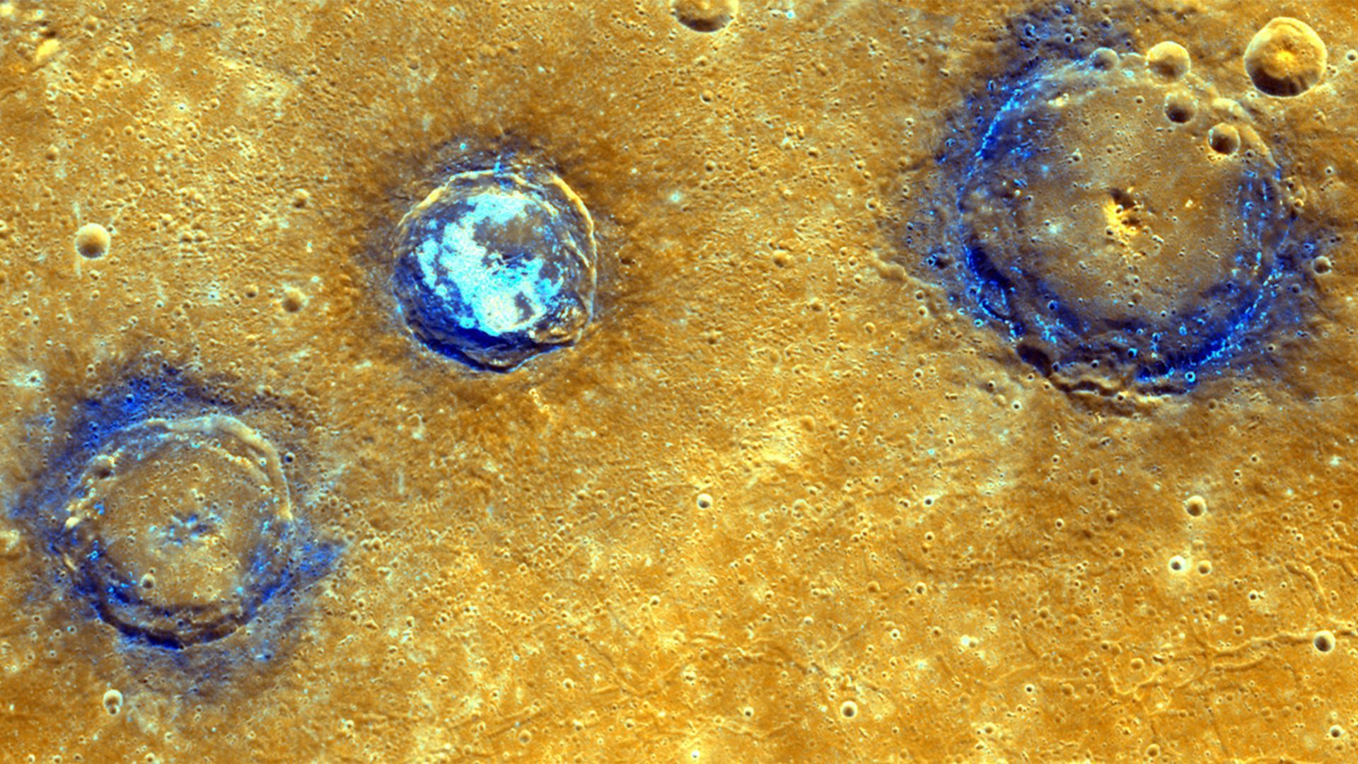 Hamisszínes kép a Merkúr krátereiről.