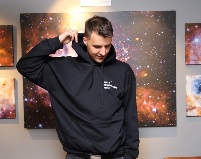 Anti kapucnis fekete front