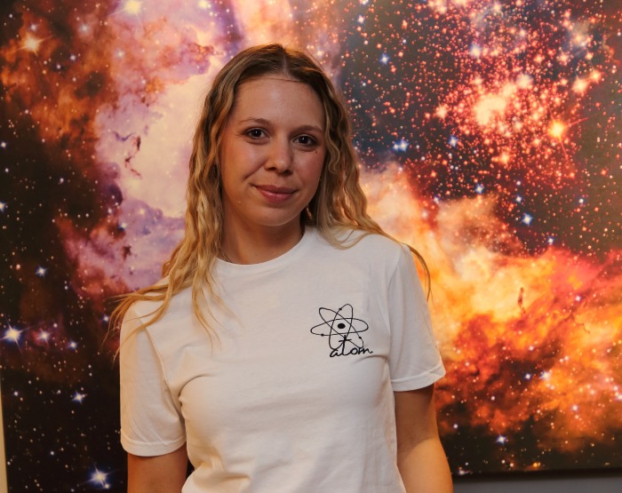 Hímzett póló - Atom - L