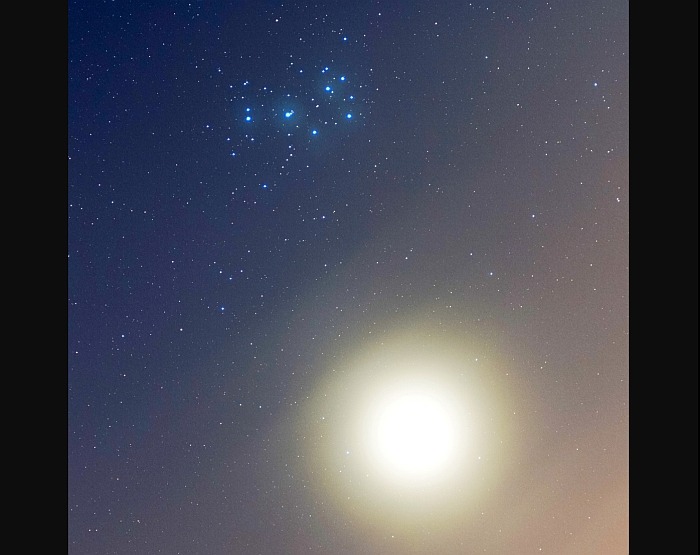 Égi hármasfogat: Vénusz-Fiastyúk-Uránusz együttállás - 04.24.