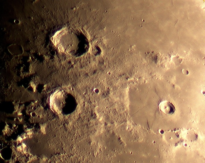 Holdunk kráterpárosa és a Fiastyúk kék csillagcsibéi - 01.25.