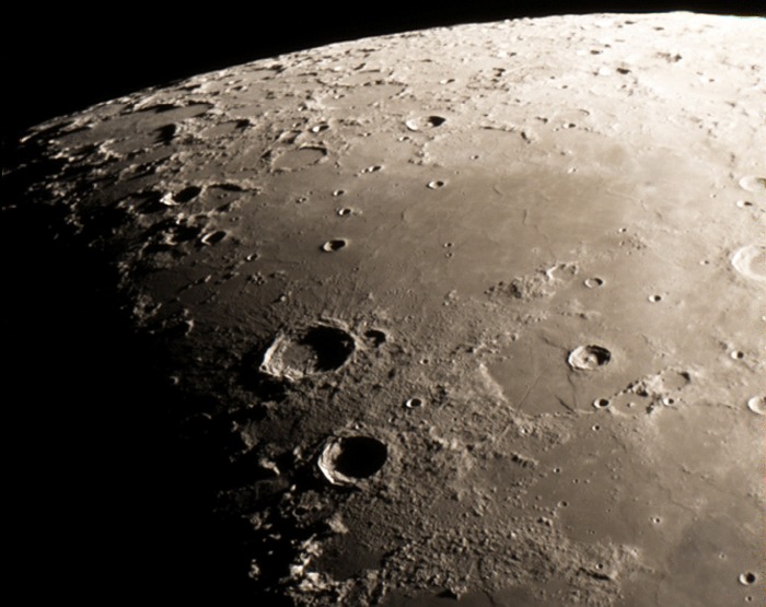 Égi kísérőnk fenséges kráterpárosa - 11.27.