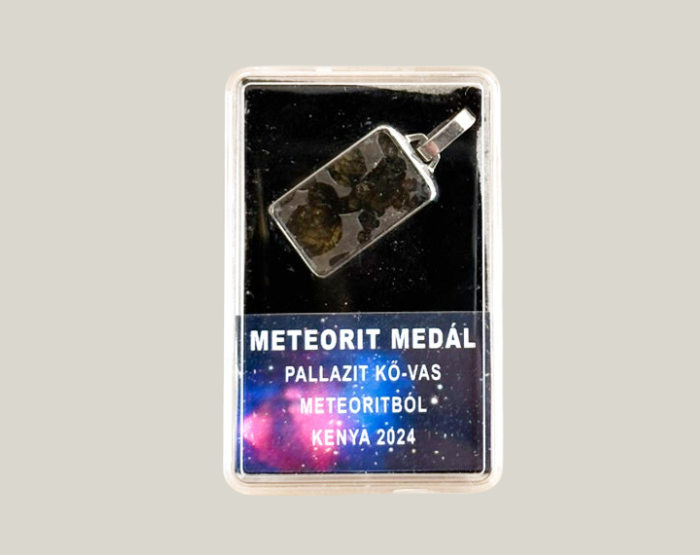 Pallazit medál, téglalap alakú